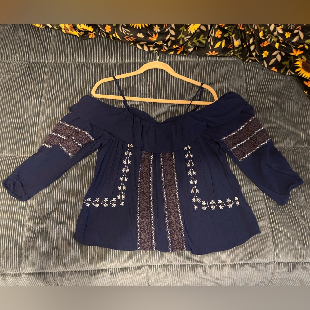 American Eagle Outfitters women's blue off-the-shoulder 3/4 sleeve
